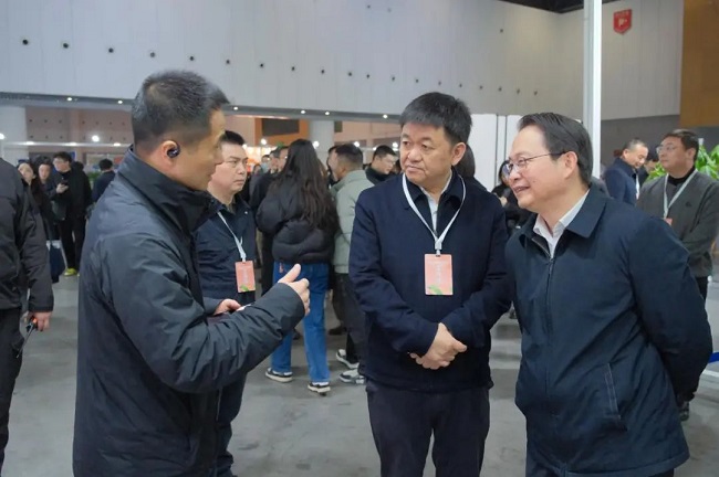 瑞方人力亮相成都大型春招會，激活就業(yè)服務(wù)新動能 第2張