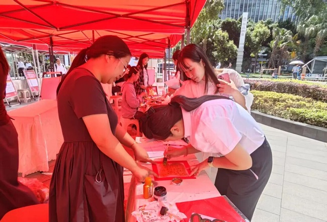 “家門口”的一站式服務!瑞方人力助力打造火車南站街道錦官新城社區(qū)特色就業(yè)IP 第5張 “家門口”的一站式服務!瑞方人力助力打造火車南站街道錦官新城社區(qū)特色就業(yè)IP 第5張