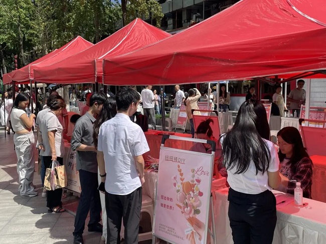 “家門口”的一站式服務!瑞方人力助力打造火車南站街道錦官新城社區(qū)特色就業(yè)IP 第4張 “家門口”的一站式服務!瑞方人力助力打造火車南站街道錦官新城社區(qū)特色就業(yè)IP 第4張